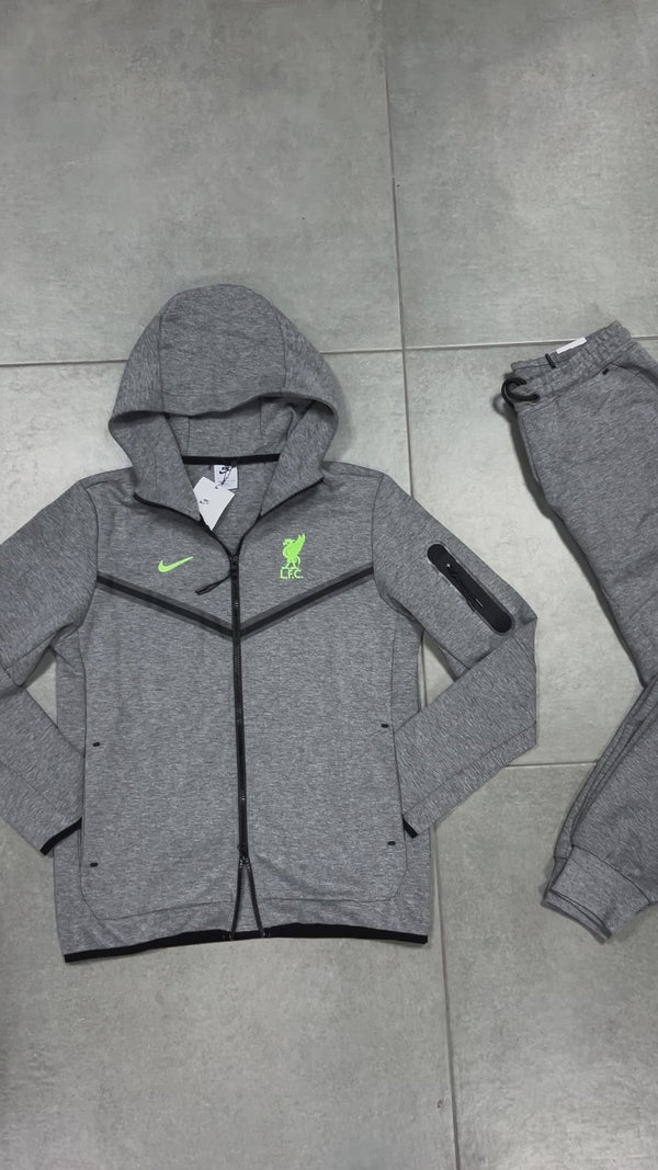 Pánska tepláková súprava Nike Liverpool Tech Fleece, šedá. Prémiová kvalita