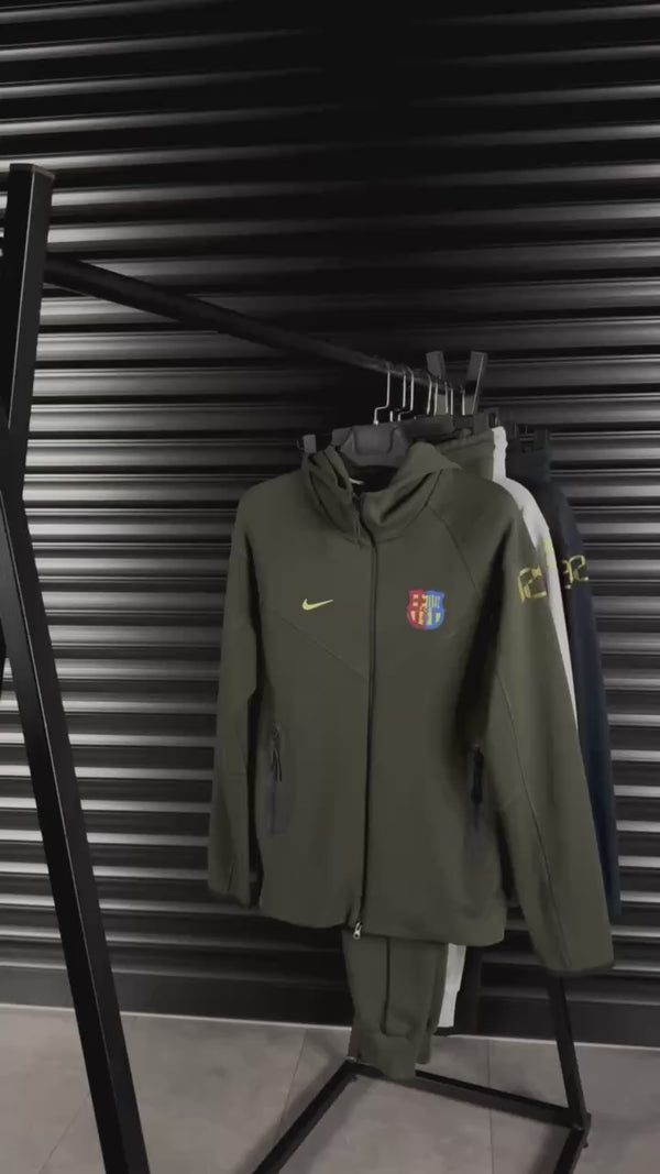 Nike Barcelona Tech Fleece pánska tepláková súprava, grafitová. Prémiová kvalita